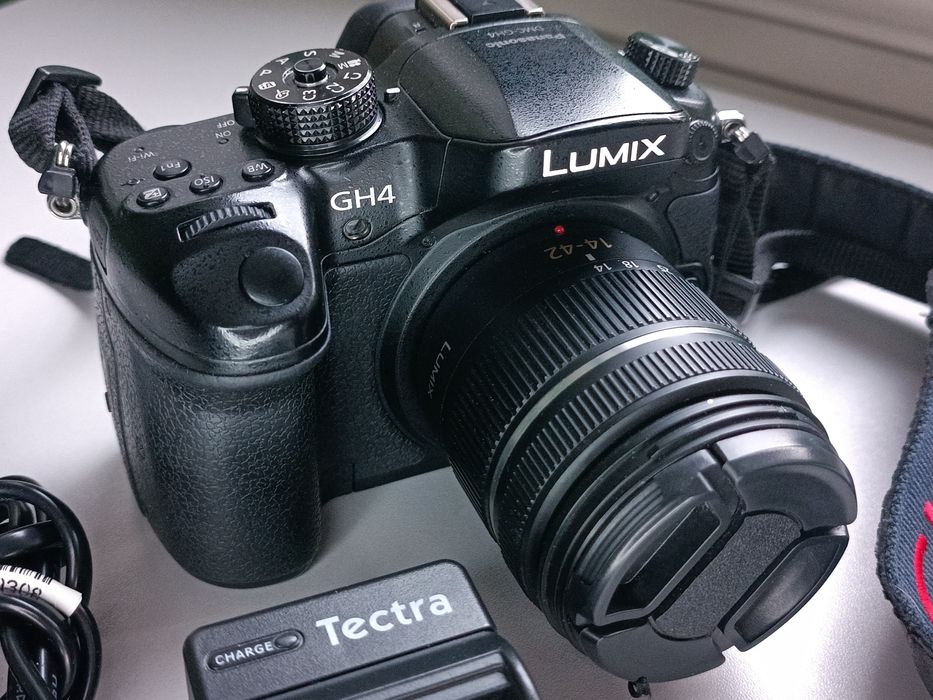 Panasonic Lumix DMC-GH4