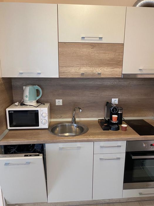 Дава се под наем Двустаен апартамент в София, Полигона - 70 кв.м за 782.85 € - Снимка #2