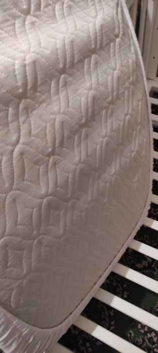 Кроватка-манеж с матрасом и чехлом