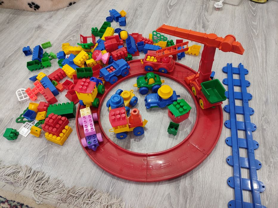 Продам детский конструктор