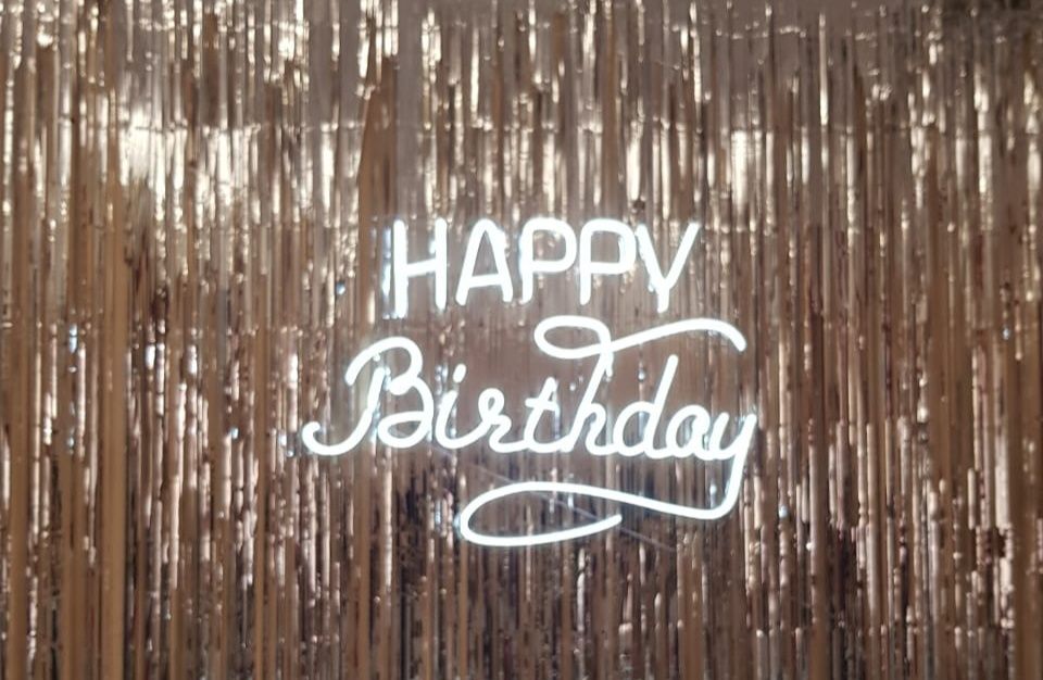 Фотозоны Неоновая вывеска