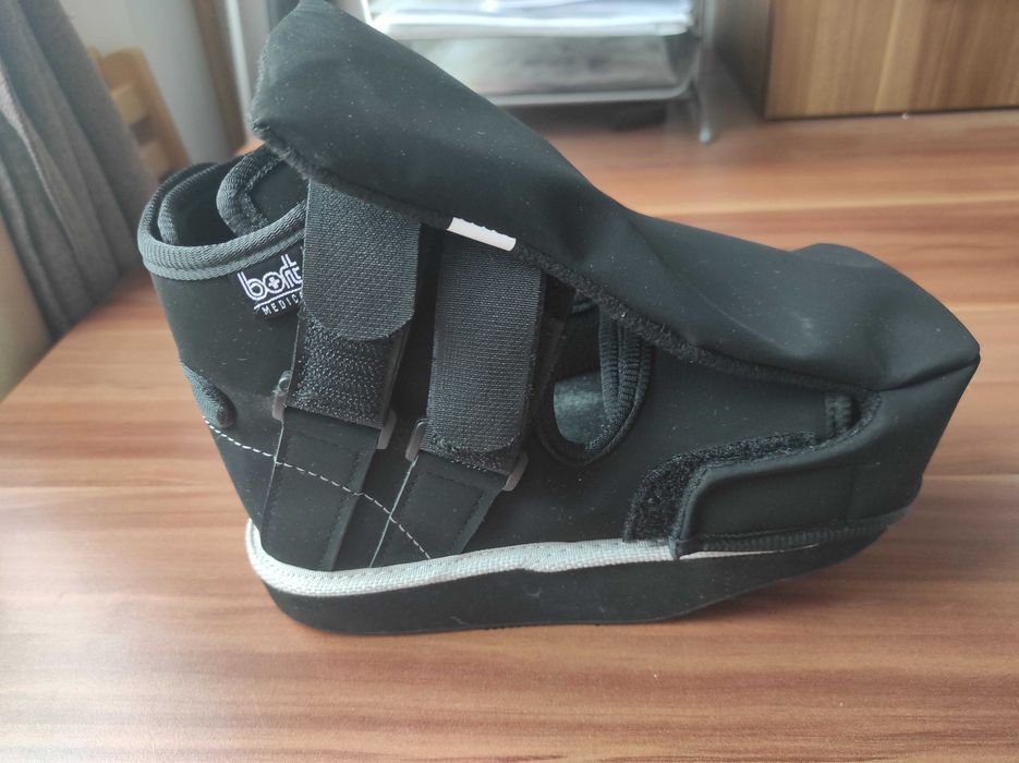 Pantof medical postoperator BORT 33–35 – purtat foarte putin