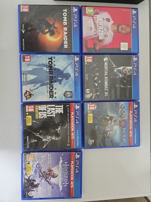 PS4 slim 1TB  CUH-2216B + 2 controllere + 7 jocuri