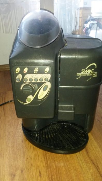 Продавам кафе машина за ремонт или части