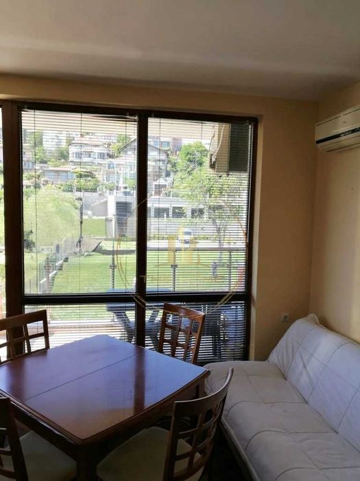 Дава се под наем Двустаен апартамент в Варна, Бриз - 60 кв.м за 400 € - Снимка #1