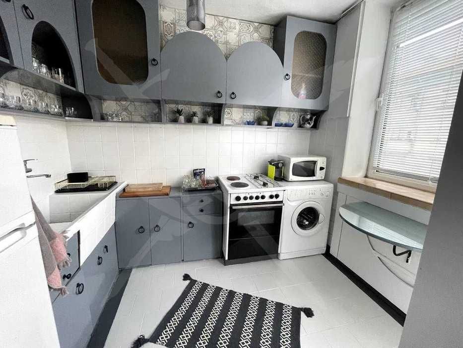 Продава се Двустаен апартамент в Пазарджик, Център - 70 кв.м за 718 €/кв.м - Снимка #1