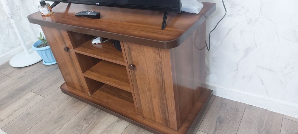 Тумба под телевизор