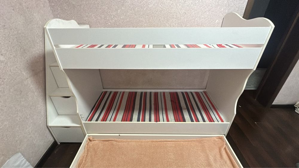 Кровать детский продам срочно