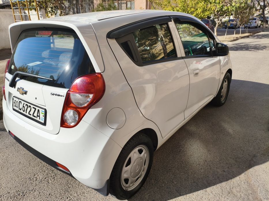 Продает chevrolet spark