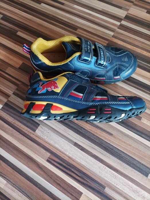 Маратонки на Geox