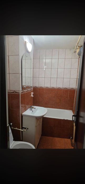 Închiriez garsonieră