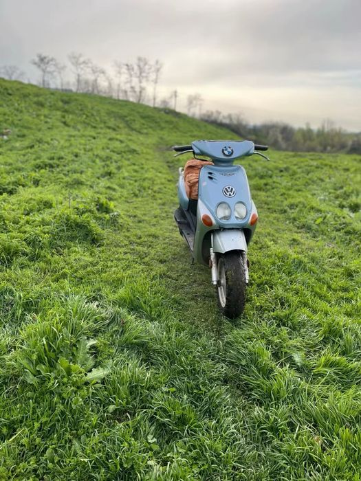 De vanzare scuter 2t 80cc mici probleme la carene