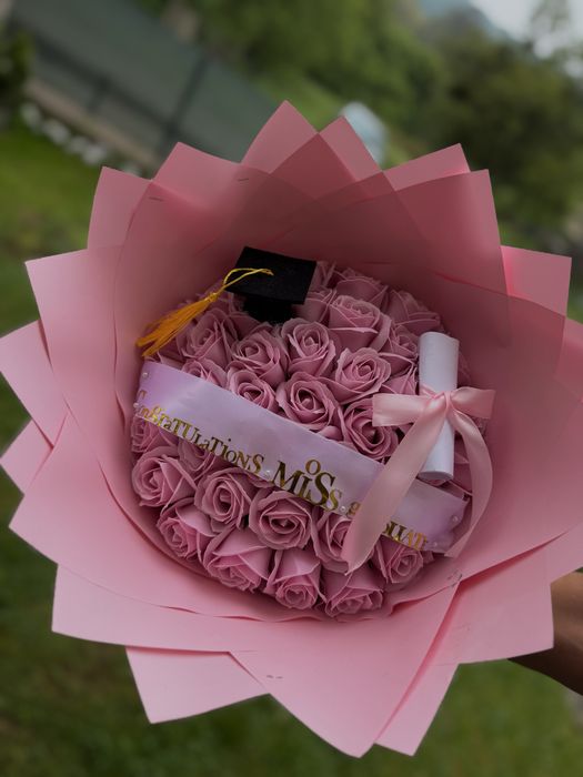 Buchet de flori pentru absolvire