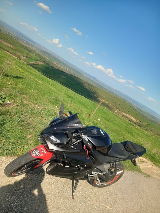 Vând yamaha yzf r125 2013
