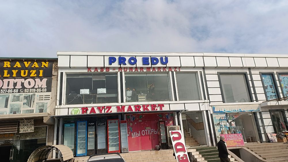 Reklama xizmati bõrtma harflar baner araqal tashqi va ichki reklama