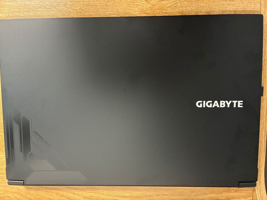 Laptop Gigabyte G5 MF i7/64gb/512gb/RTX4050/144Hz/WINDOWS 11