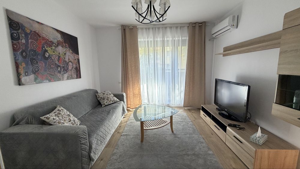 Apartament cu 2 camere și curte proprie de 57 mp, parcare inclusă – Greenfield, vizavi de Avenor College - direct proprietar