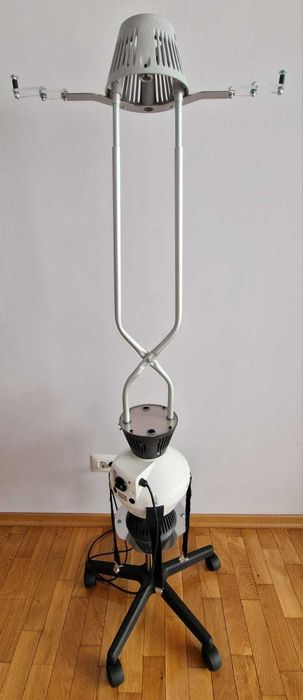 Aparat de uscat si calcat haine automat