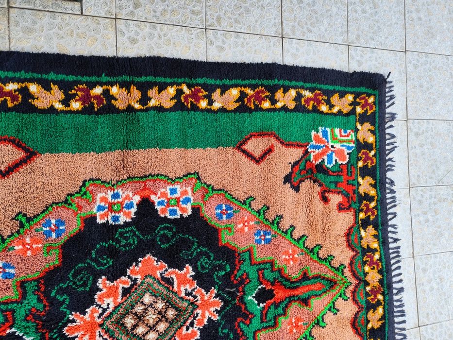 Дебел,вълнен килим