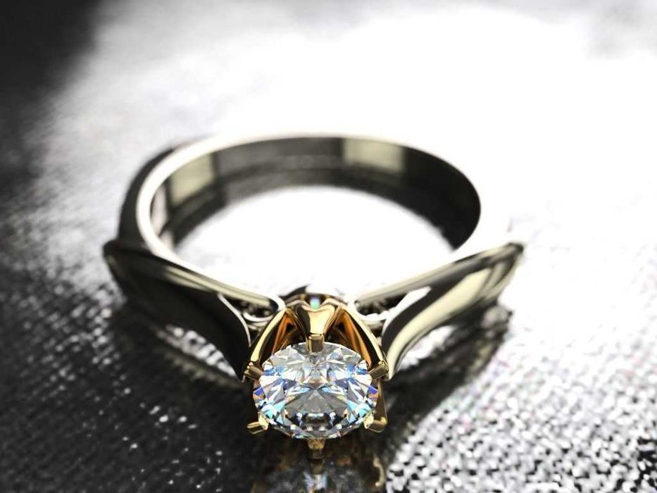 Златен пръстен с диамант и рубини