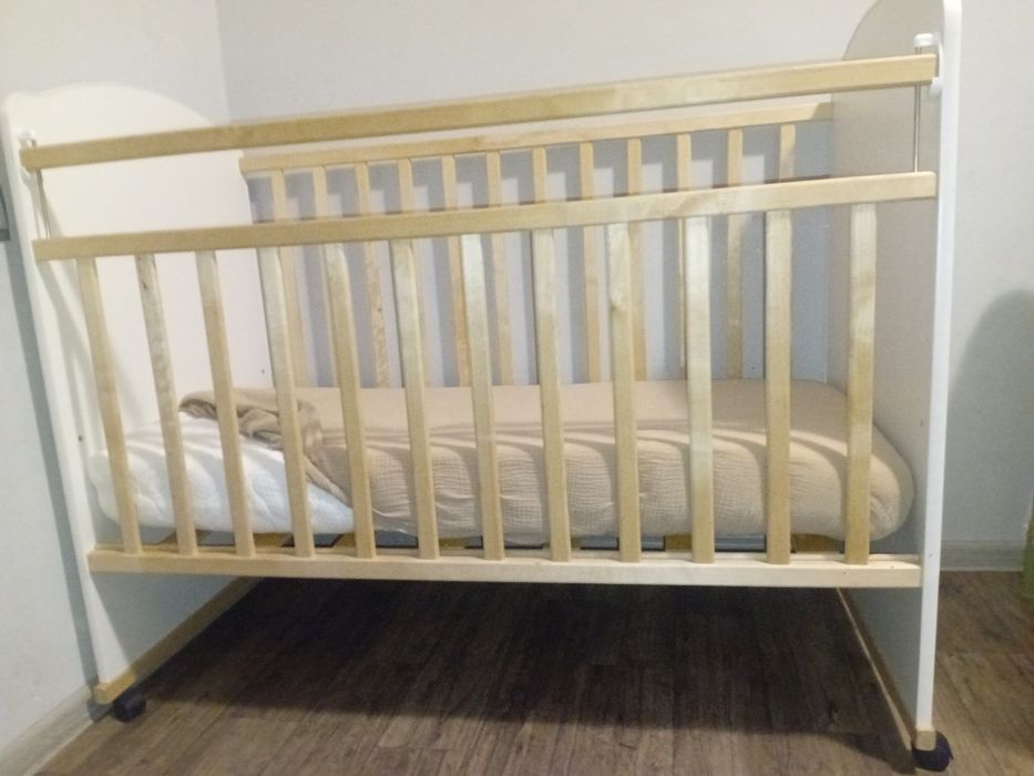 Продам детскую манежку