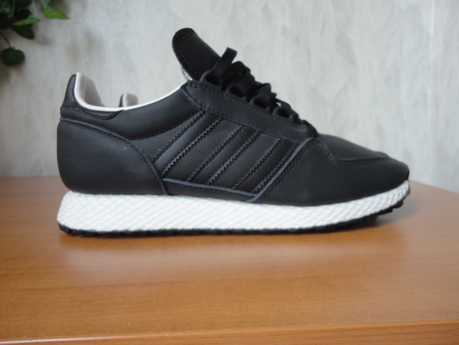 N39 Adidas/нови/естествена кожа/дамски маратонки