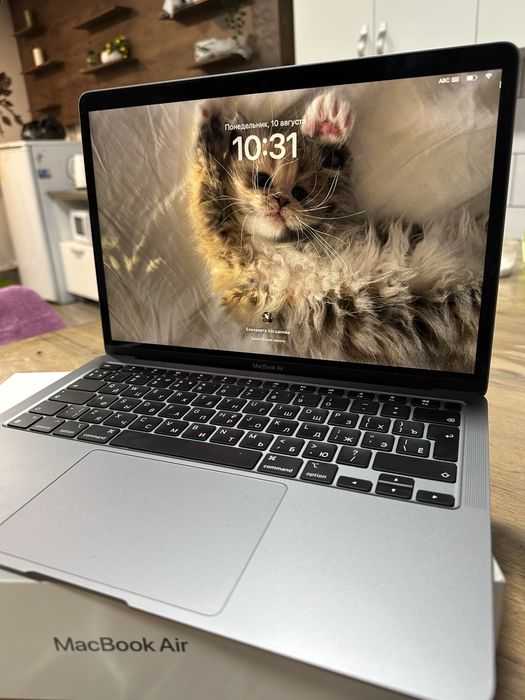 MacBook Air (M1, 2020 г.) 8Gb/256 Gb