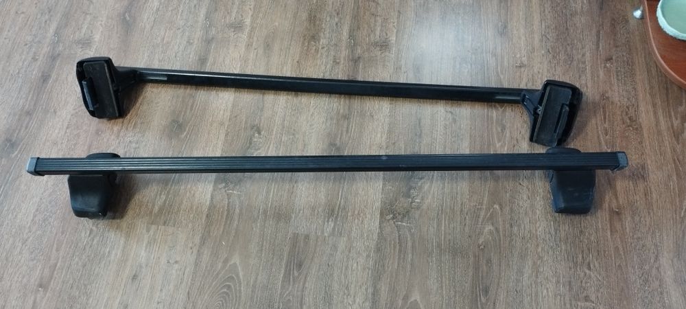 Vând bare portbagaj auto marca THULE.