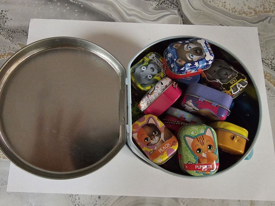 Различни плюшени играчки