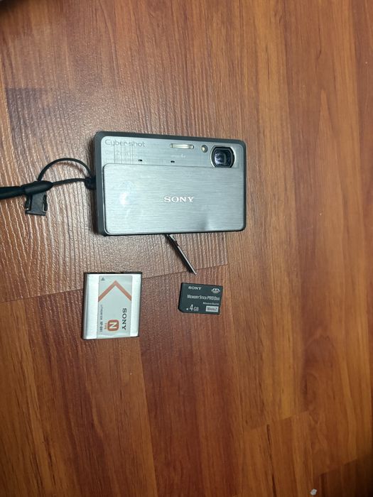 Цифровая камера SONY