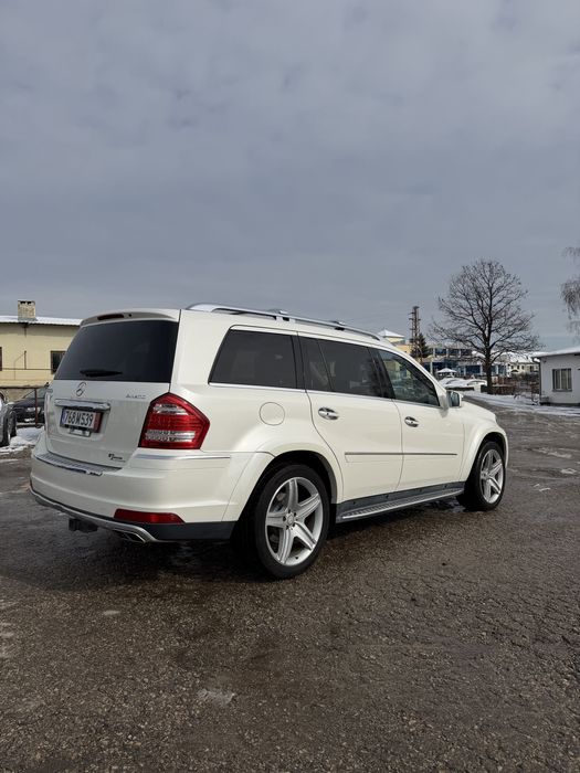 Mercedes Benz GL550 4 Matic Grand Edition