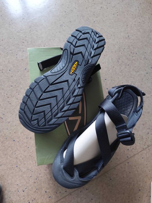 Обувки сандали 45 номер