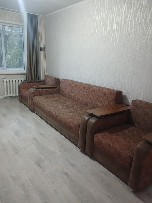Продам диван с креслами