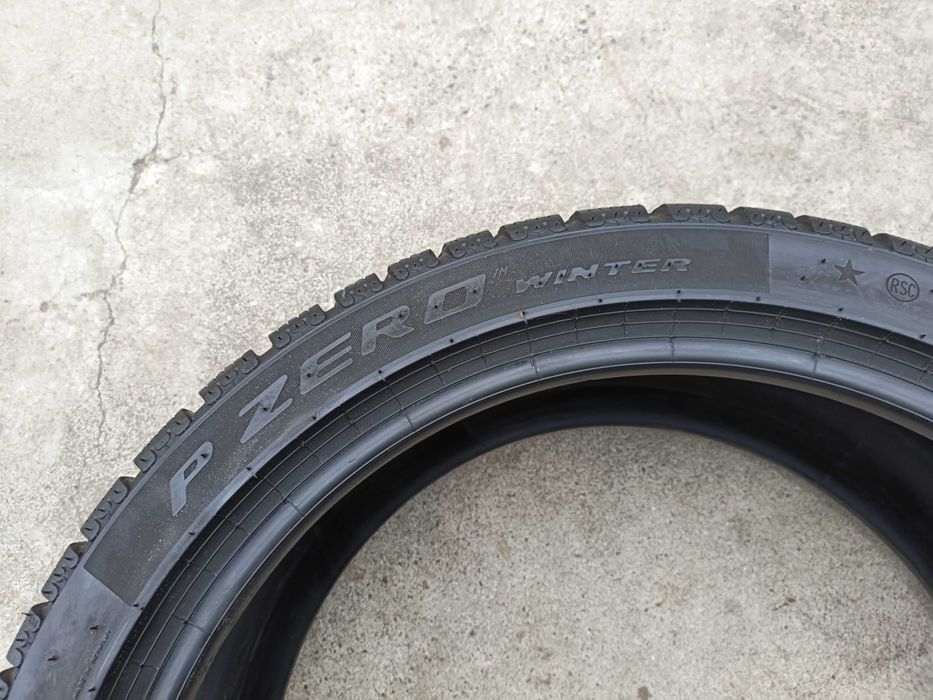 O anvelopa iarna 245 40 19 pirelli p zero winter run flat 7,5 mm 2023