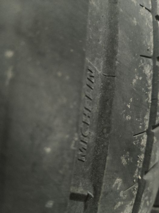 Шины летние 265/45R21