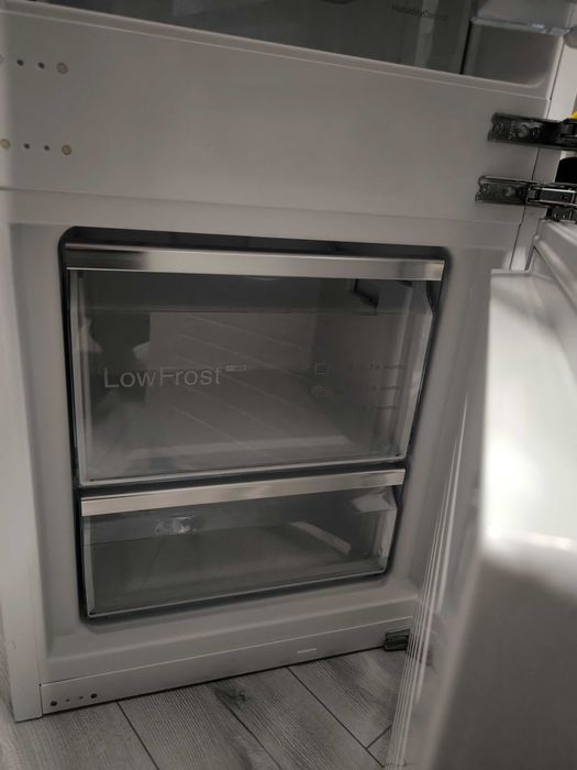 Холодильник встроенный Bosch