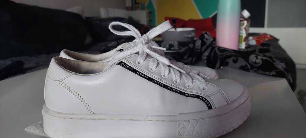 Дамски маратонки на Guess