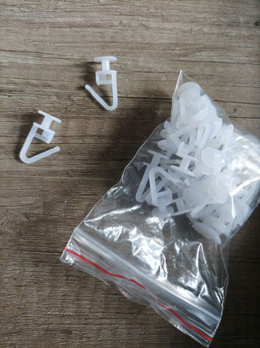 Продам новые крючки для штор