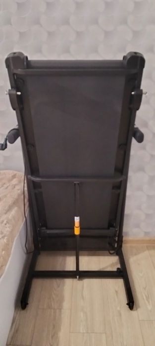 Продам беговую дорожку
