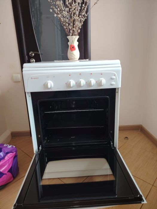 Продам газовую плиту Гефест