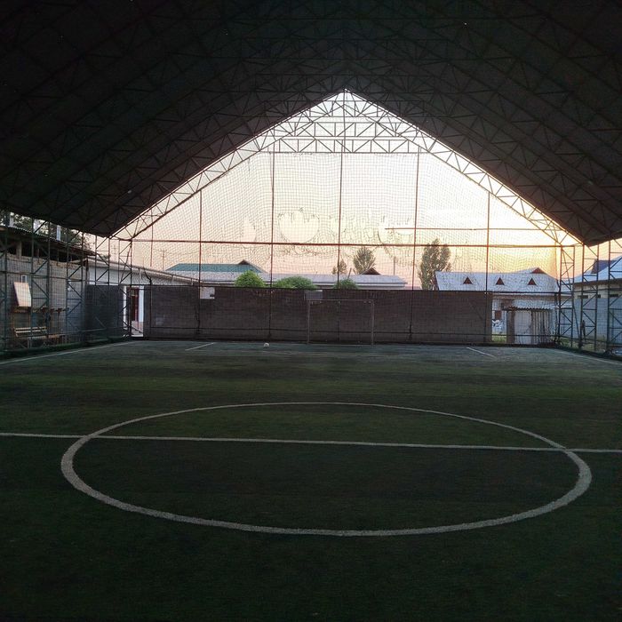 Mini futbol stadioni sotiladi