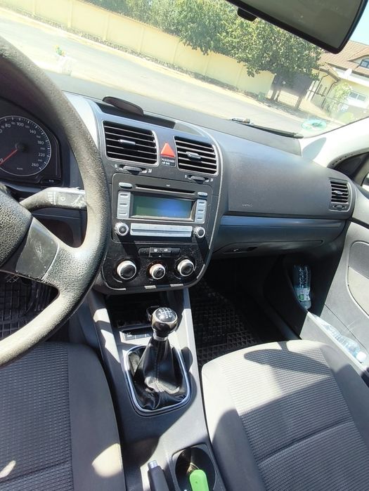 Vând Volkswagen Golf 5 an 2008 1.9 Tdi 105 cp