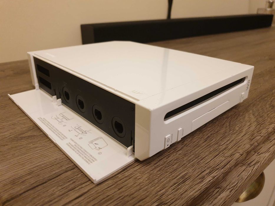 Nintendo Wii cu telecomanda Motion Plus - Complet functional