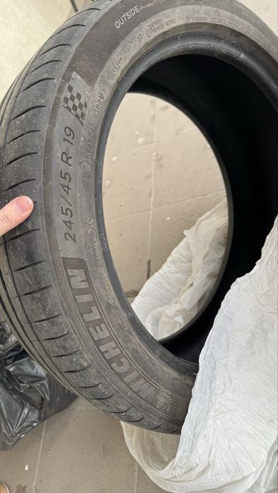 michelin pilot sport 4 245 45 r19