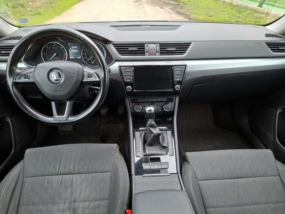 Skoda Superb 1.6TDI Отлично състояние*Здрав*Поддържан