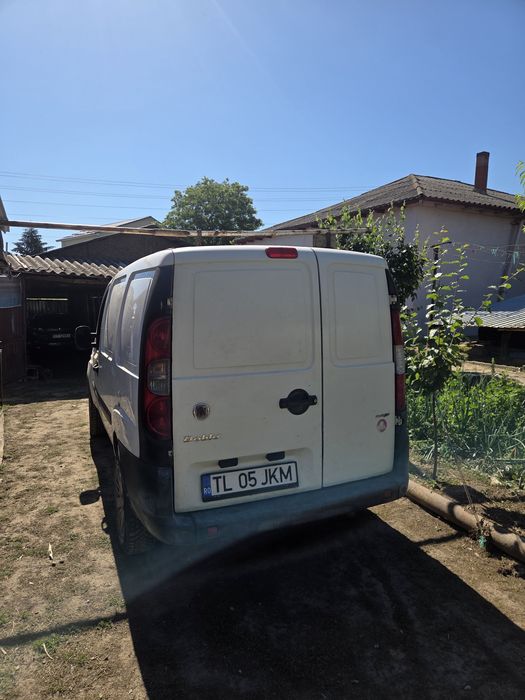 Vând Fiat Doblo, 1.3 multijet, an 2006, in stare foarte bună de funcționare.