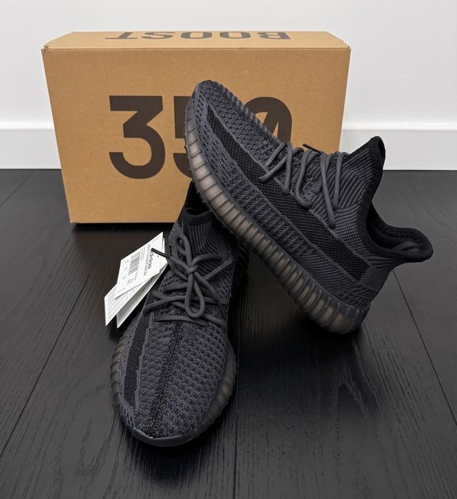 Adidasi Yeezy Boost 350 v2 Negru Black