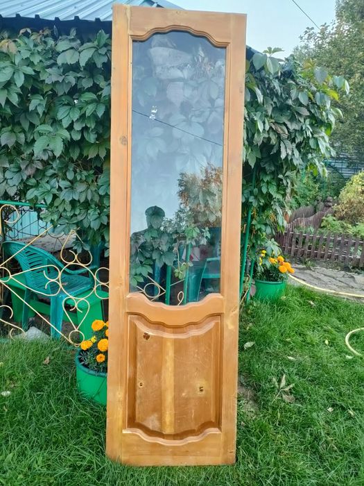 Продам дверь р. 2м4см -59 см.