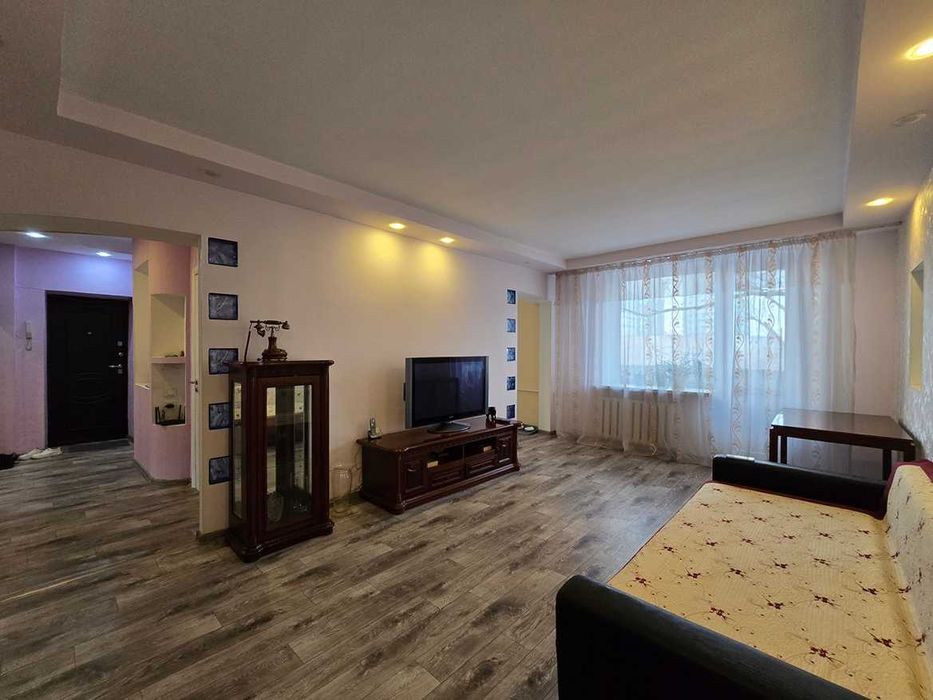 Продам квартиру Назарбаева 235