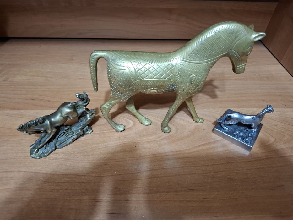 Vând statuie cal